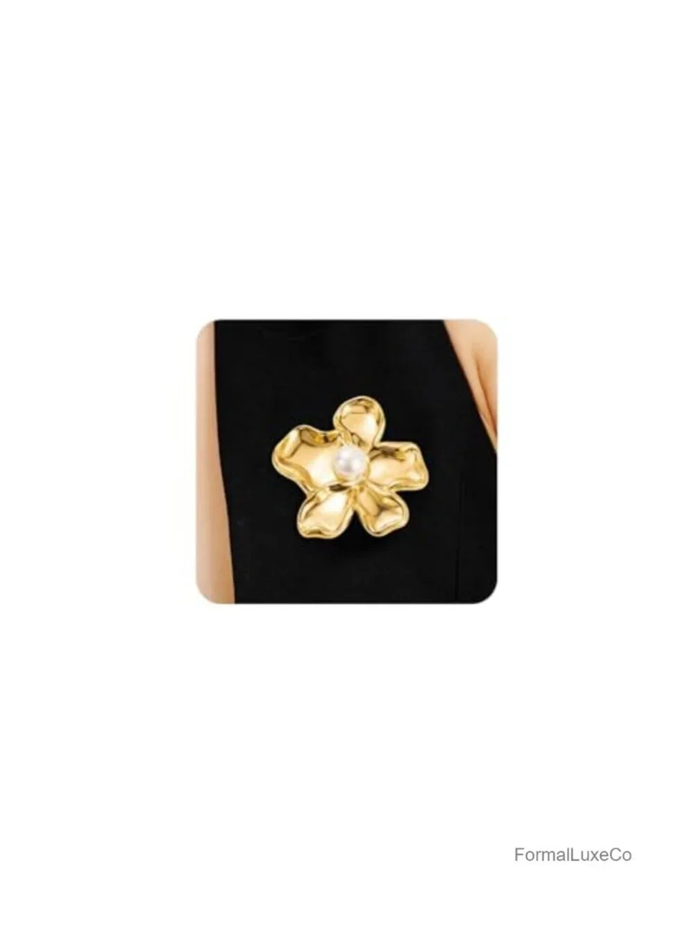 Gold Pearl Flower Brooch Pin for Women Chunky Floral Statement Vintage Style